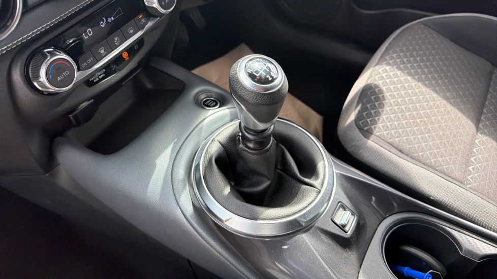 Nissan Juke 1.0 DiG-T 114 N-Connecta 5dr Petrol Hatchback - Image 13
