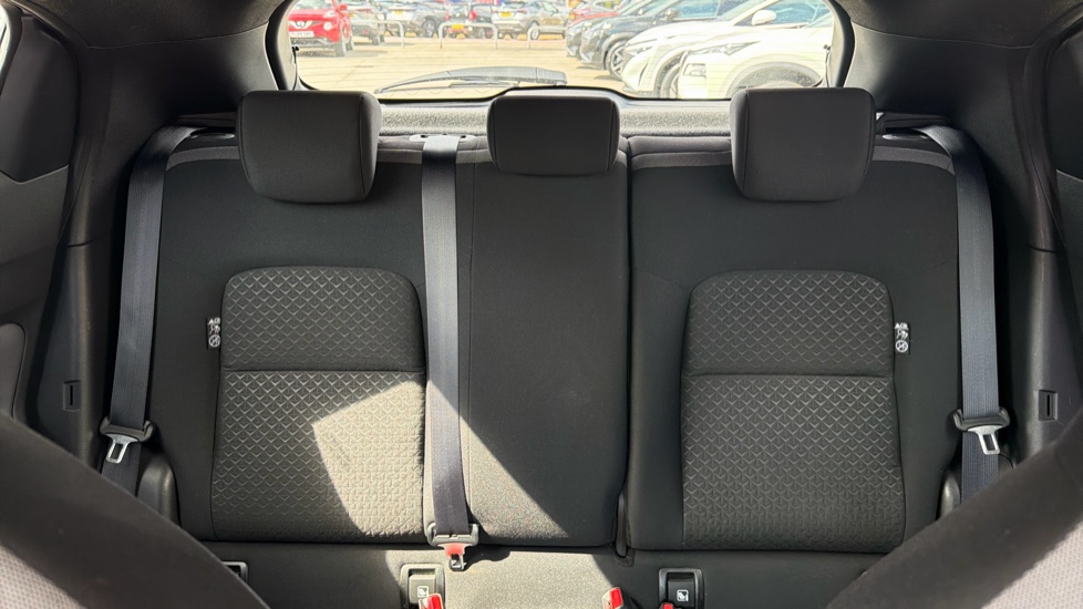 Nissan Juke 1.0 DiG-T 114 N-Connecta 5dr Petrol Hatchback - Image 15