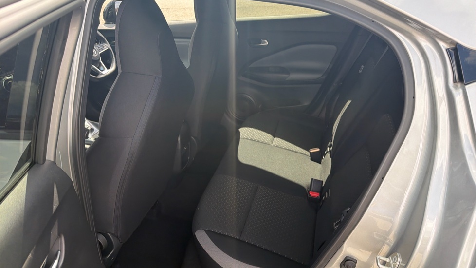 Nissan Juke 1.0 DiG-T 114 N-Connecta 5dr Petrol Hatchback - Image 16