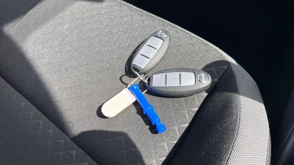 Nissan Juke 1.0 DiG-T 114 N-Connecta 5dr Petrol Hatchback - Image 20