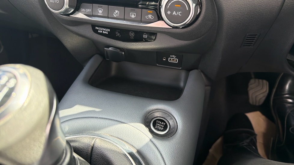 Nissan Juke 1.0 DiG-T 114 N-Connecta 5dr Petrol Hatchback - Image 21