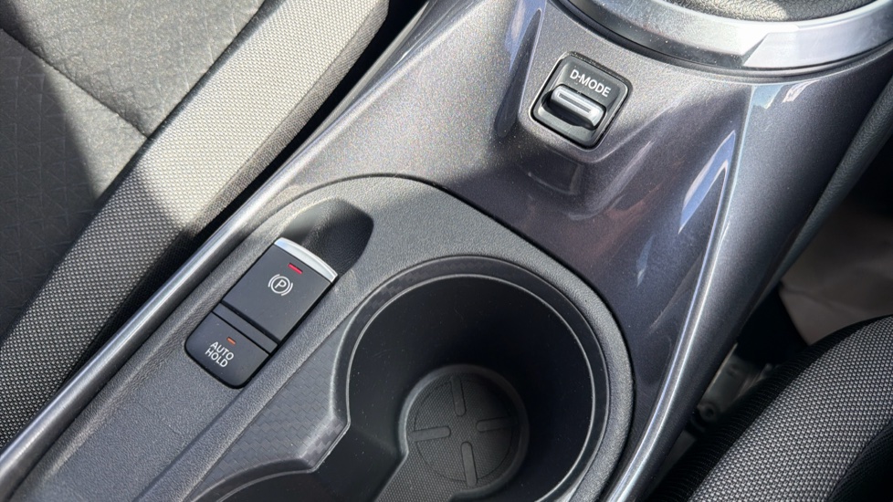 Nissan Juke 1.0 DiG-T 114 N-Connecta 5dr Petrol Hatchback - Image 22