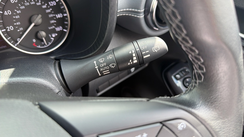 Nissan Juke 1.0 DiG-T 114 N-Connecta 5dr Petrol Hatchback - Image 28