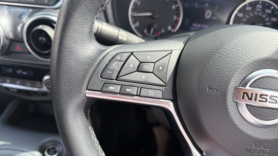 Nissan Juke 1.0 DiG-T 114 N-Connecta 5dr Petrol Hatchback - Image 30