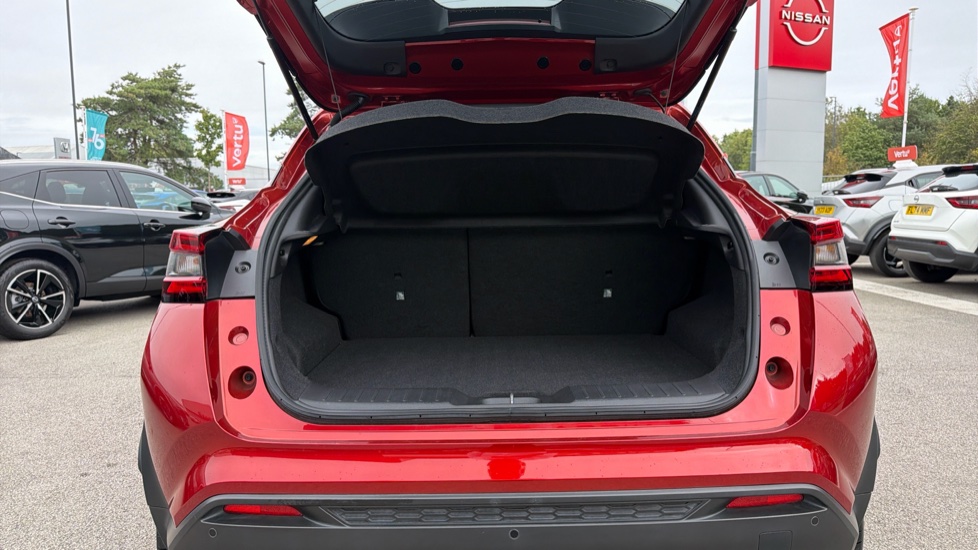 Nissan Juke 1.0 DiG-T Tekna 5dr DCT Petrol Hatchback - Image 4