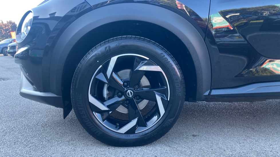 Nissan Juke 1.0 DiG-T 114 N-Connecta 5dr Petrol Hatchback - Image 7