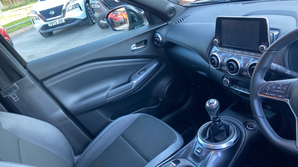Nissan Juke 1.0 DiG-T 114 N-Connecta 5dr Petrol Hatchback - Image 14
