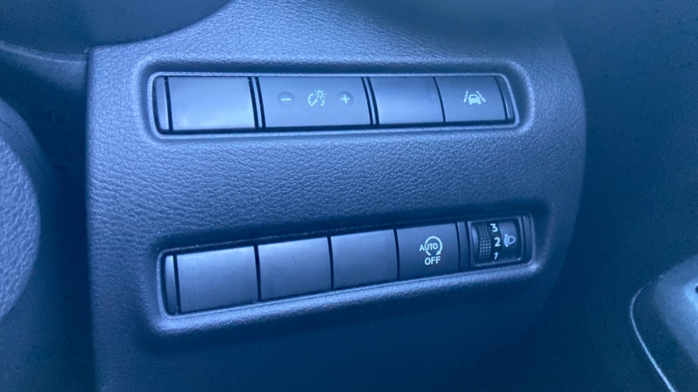 Nissan Juke 1.0 DiG-T 114 N-Connecta 5dr Petrol Hatchback - Image 22
