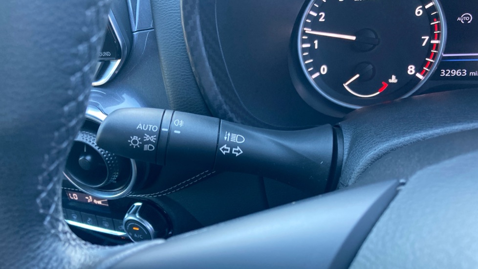 Nissan Juke 1.0 DiG-T 114 N-Connecta 5dr Petrol Hatchback - Image 26