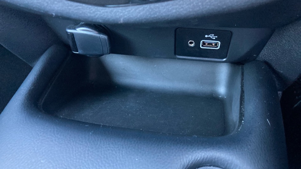 Nissan Juke 1.0 DiG-T 114 N-Connecta 5dr Petrol Hatchback - Image 38