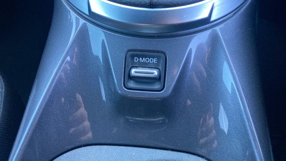 Nissan Juke 1.0 DiG-T 114 N-Connecta 5dr Petrol Hatchback - Image 41