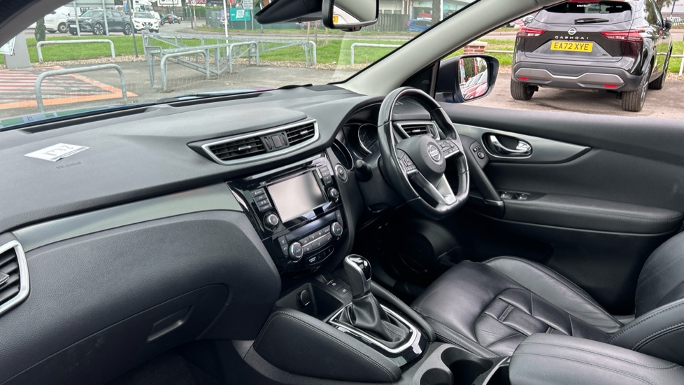 Nissan Qashqai 1.3 DiG-T 160 [157] N-Motion 5dr DCT Petrol Hatchback - Image 9