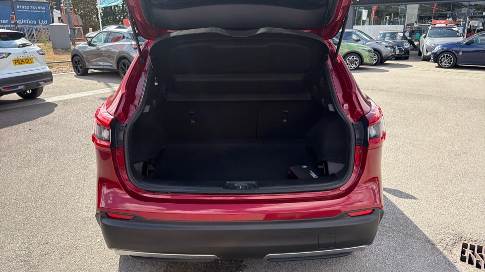 Nissan Qashqai 1.2 DiG-T Tekna+ 5dr Petrol Hatchback - Image 4