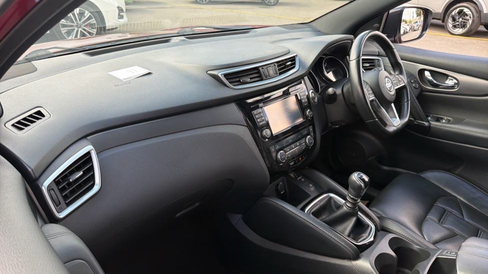 Nissan Qashqai 1.2 DiG-T Tekna+ 5dr Petrol Hatchback - Image 9