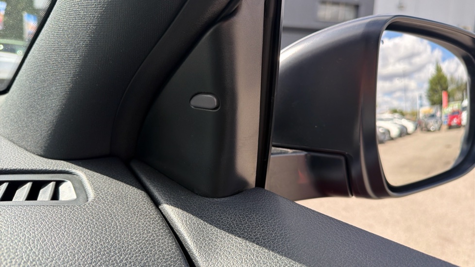 Nissan Qashqai 1.2 DiG-T Tekna+ 5dr Petrol Hatchback - Image 27