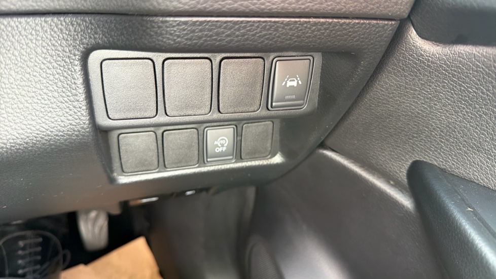 Nissan Qashqai 1.2 DiG-T Tekna+ 5dr Petrol Hatchback - Image 29