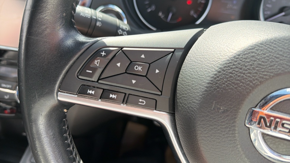 Nissan Qashqai 1.2 DiG-T Tekna+ 5dr Petrol Hatchback - Image 31