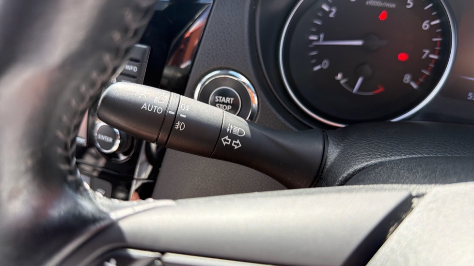 Nissan Qashqai 1.2 DiG-T Tekna+ 5dr Petrol Hatchback - Image 32