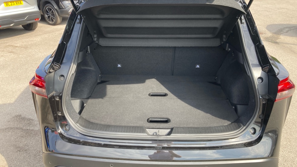 Nissan Qashqai 1.3 DiG-T MH N-Connecta 5dr Petrol Hatchback - Image 4
