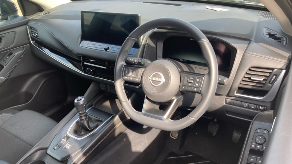 Nissan Qashqai 1.3 DiG-T MH N-Connecta 5dr Petrol Hatchback - Image 11