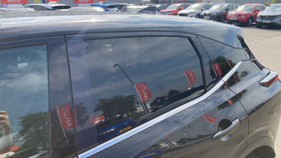 Nissan Qashqai 1.3 DiG-T MH N-Connecta 5dr Petrol Hatchback - Image 43