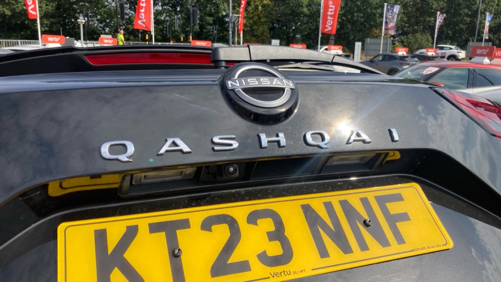 Nissan Qashqai 1.3 DiG-T MH N-Connecta 5dr Petrol Hatchback - Image 44