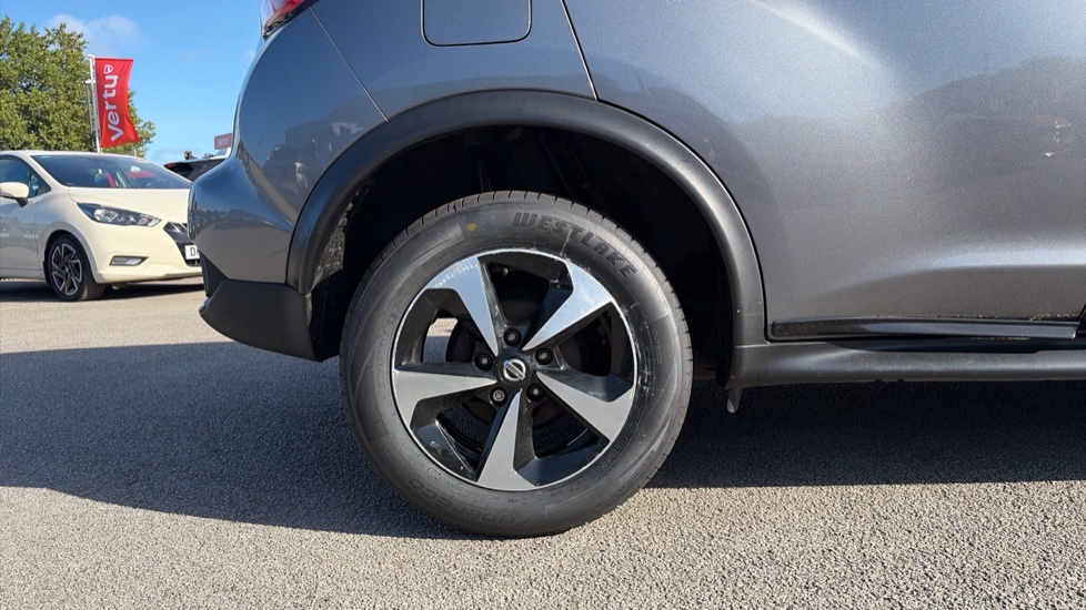 Nissan Juke 1.6 [112] Bose Personal Edition 5dr Petrol Hatchback - Image 7