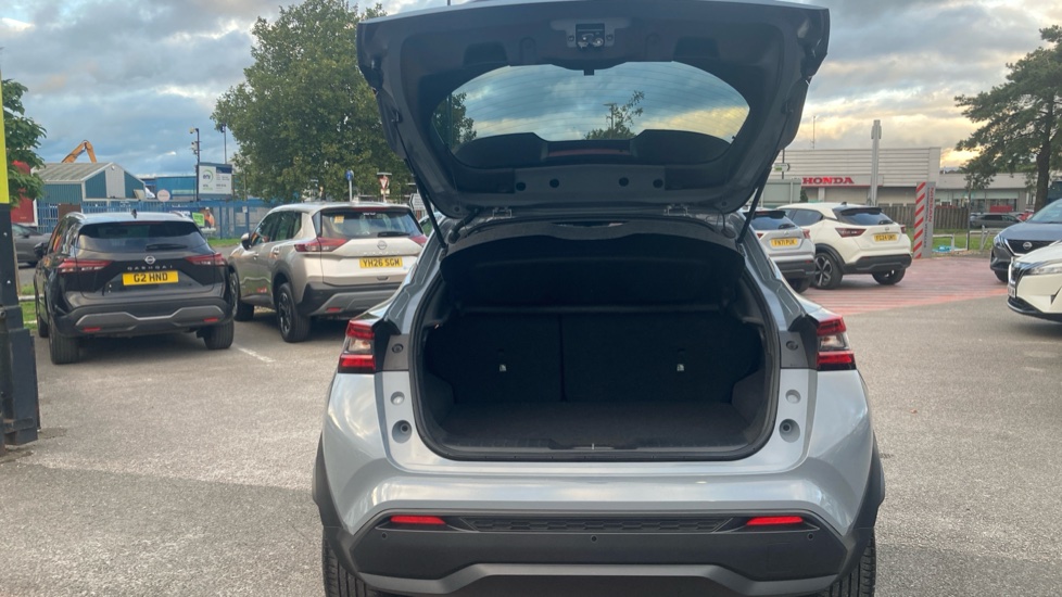 Nissan Juke 1.0 DiG-T 114 N-Connecta 5dr Petrol Hatchback - Image 4
