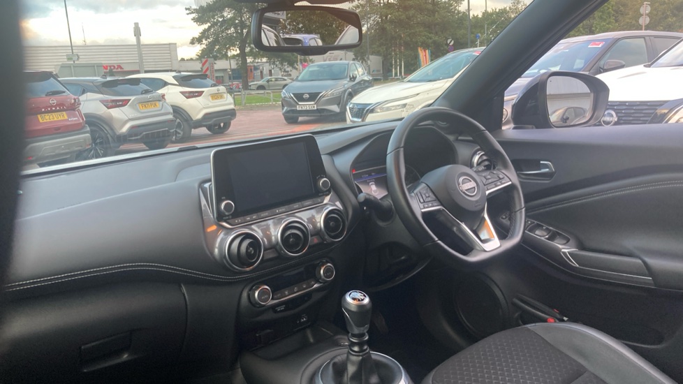 Nissan Juke 1.0 DiG-T 114 N-Connecta 5dr Petrol Hatchback - Image 9