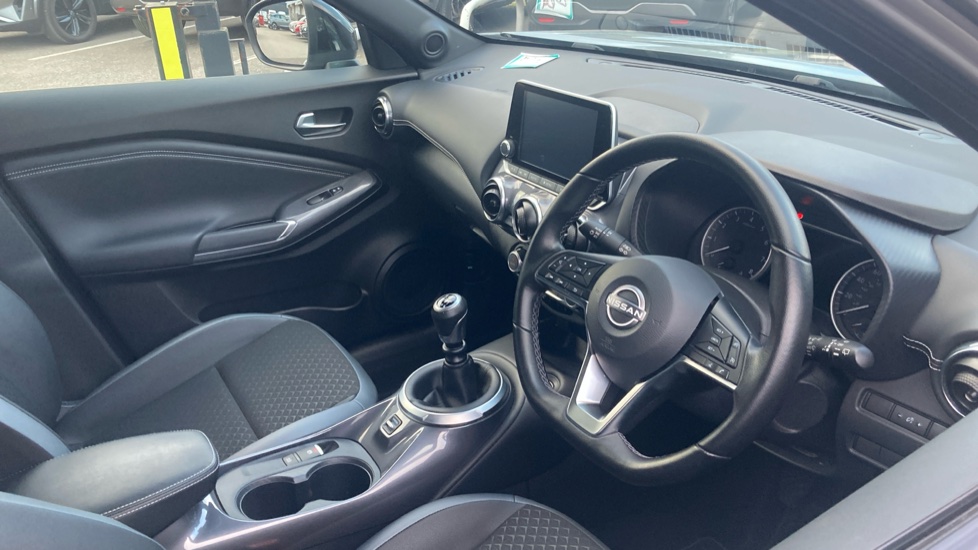 Nissan Juke 1.0 DiG-T 114 N-Connecta 5dr Petrol Hatchback - Image 11