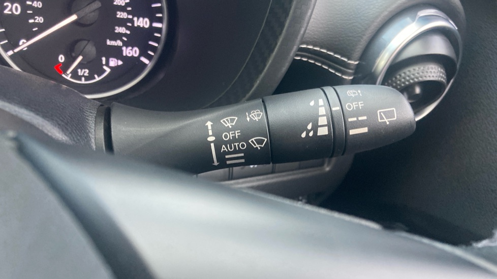 Nissan Juke 1.0 DiG-T 114 N-Connecta 5dr Petrol Hatchback - Image 28