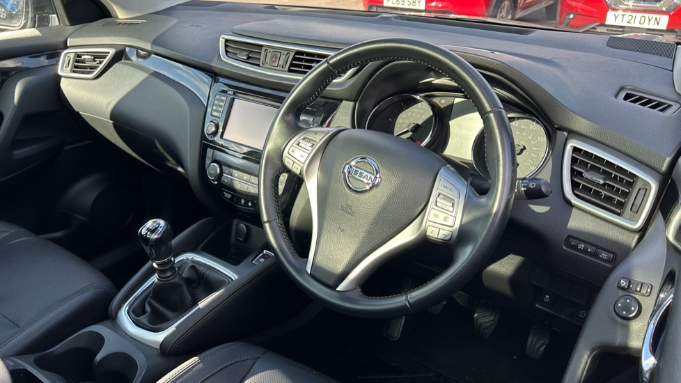 Nissan Qashqai 1.5 dCi Tekna 5dr Diesel Hatchback - Image 11
