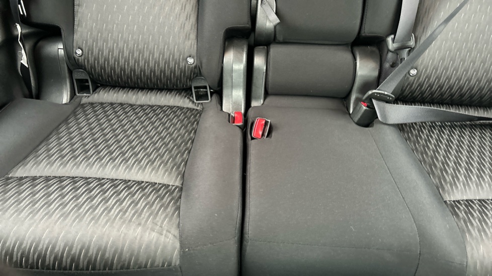 Nissan X-Trail 1.3 DiG-T N-Connecta 5dr DCT Petrol Station Wagon - Image 17