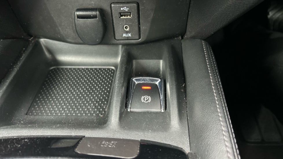 Nissan X-Trail 1.3 DiG-T N-Connecta 5dr DCT Petrol Station Wagon - Image 31
