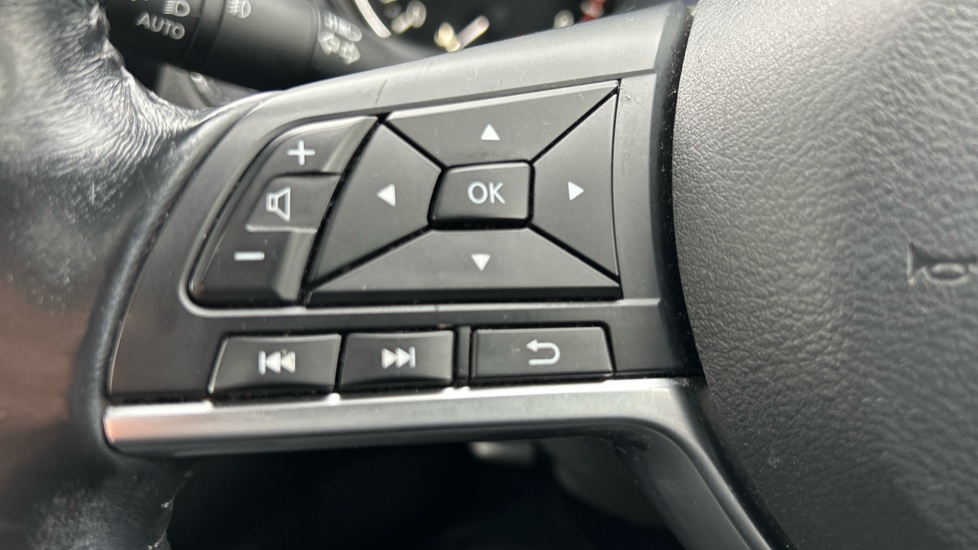 Nissan X-Trail 1.3 DiG-T N-Connecta 5dr DCT Petrol Station Wagon - Image 32