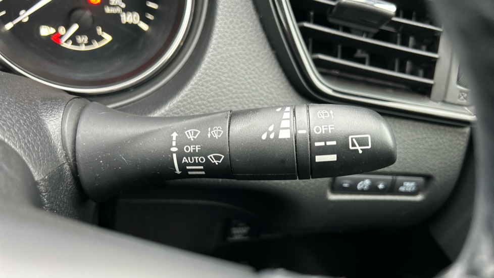 Nissan X-Trail 1.3 DiG-T N-Connecta 5dr DCT Petrol Station Wagon - Image 35