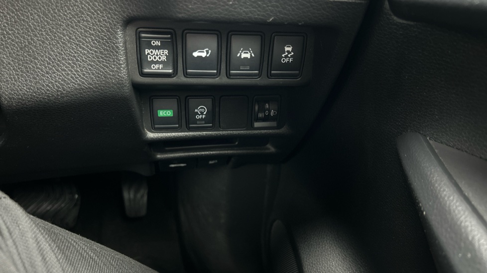 Nissan X-Trail 1.3 DiG-T N-Connecta 5dr DCT Petrol Station Wagon - Image 40