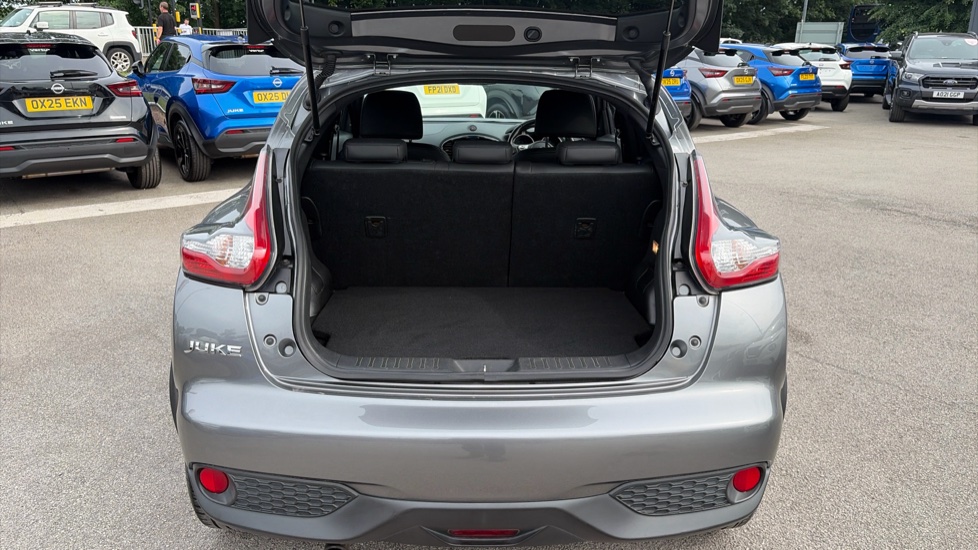 Nissan Juke 1.2 DiG-T Tekna 5dr Petrol Hatchback - Image 4