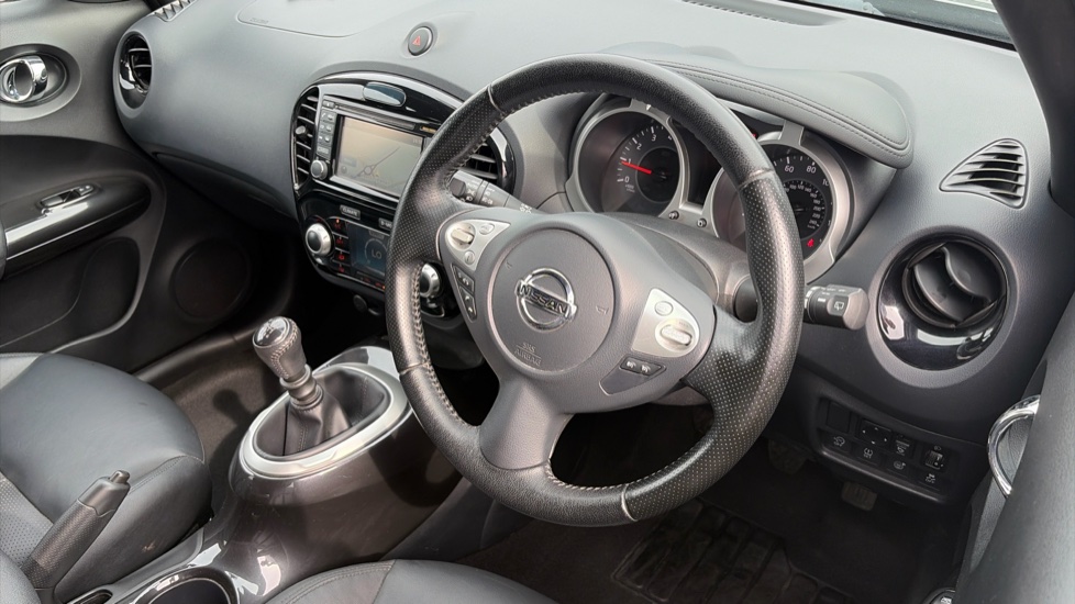 Nissan Juke 1.2 DiG-T Tekna 5dr Petrol Hatchback - Image 11