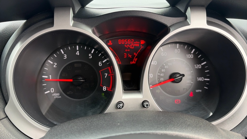 Nissan Juke 1.2 DiG-T Tekna 5dr Petrol Hatchback - Image 18