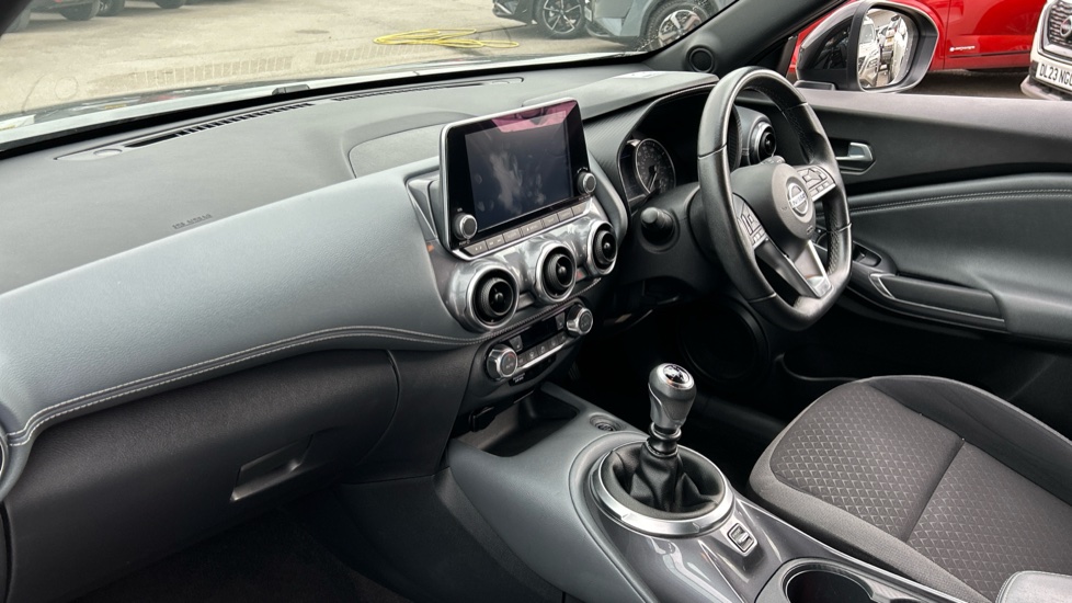 Nissan Juke 1.0 DiG-T 114 N-Connecta 5dr Petrol Hatchback - Image 9