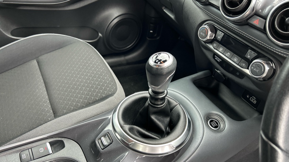 Nissan Juke 1.0 DiG-T 114 N-Connecta 5dr Petrol Hatchback - Image 13