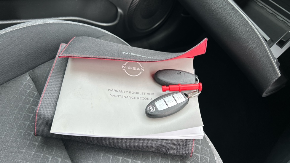 Nissan Juke 1.0 DiG-T 114 N-Connecta 5dr Petrol Hatchback - Image 19
