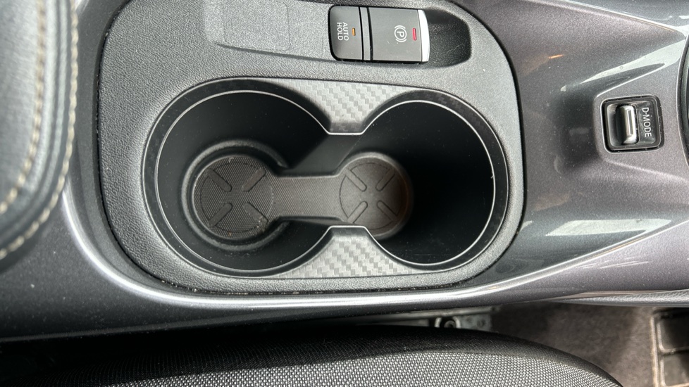 Nissan Juke 1.0 DiG-T 114 N-Connecta 5dr Petrol Hatchback - Image 31