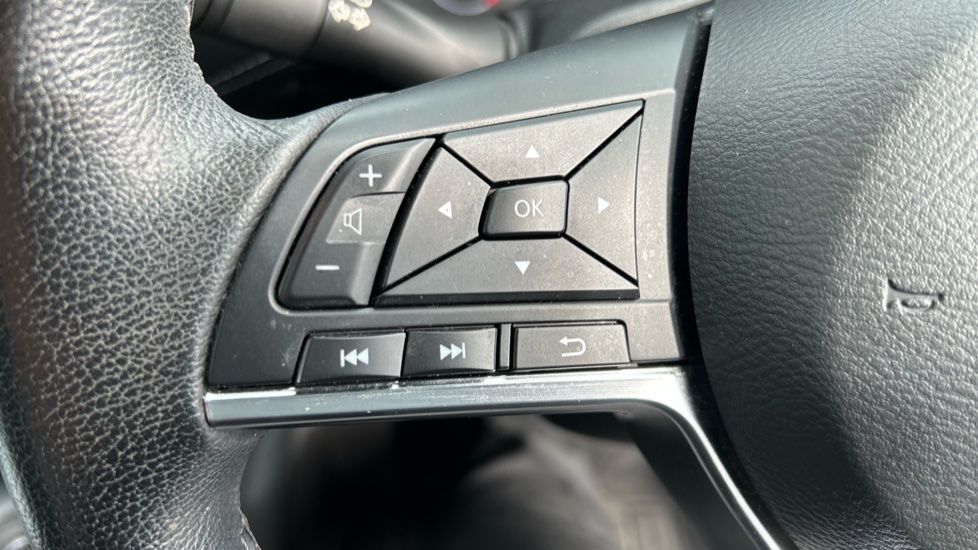 Nissan Juke 1.0 DiG-T 114 N-Connecta 5dr Petrol Hatchback - Image 32