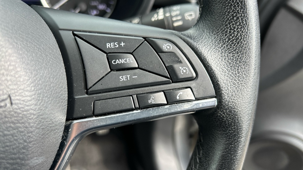Nissan Juke 1.0 DiG-T 114 N-Connecta 5dr Petrol Hatchback - Image 33