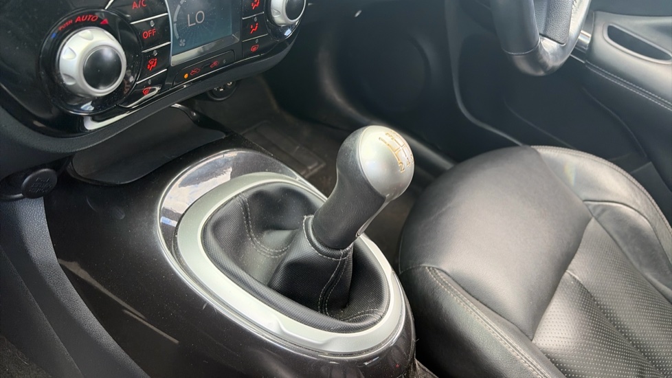 Nissan Juke 1.6 [112] Tekna 5dr [Bose] Petrol Hatchback - Image 13