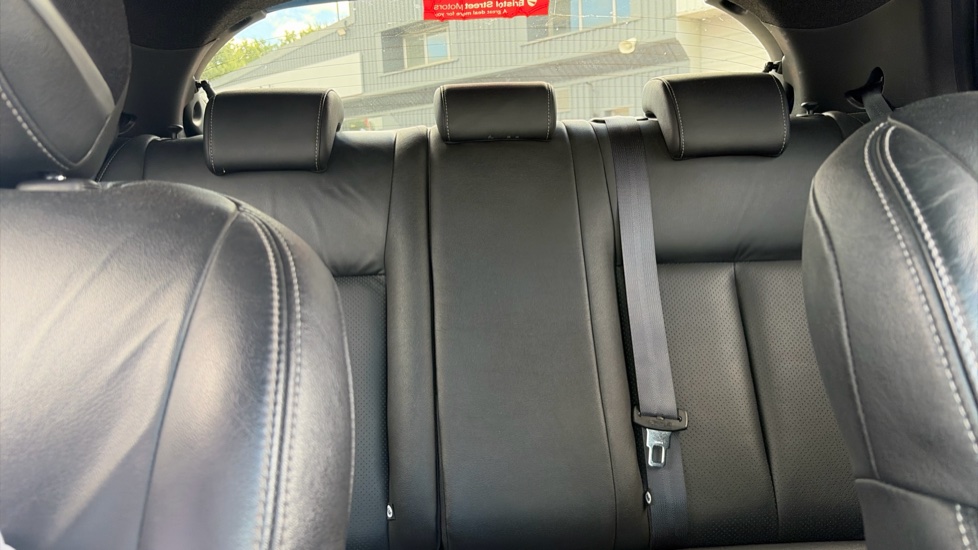 Nissan Juke 1.6 [112] Tekna 5dr [Bose] Petrol Hatchback - Image 15