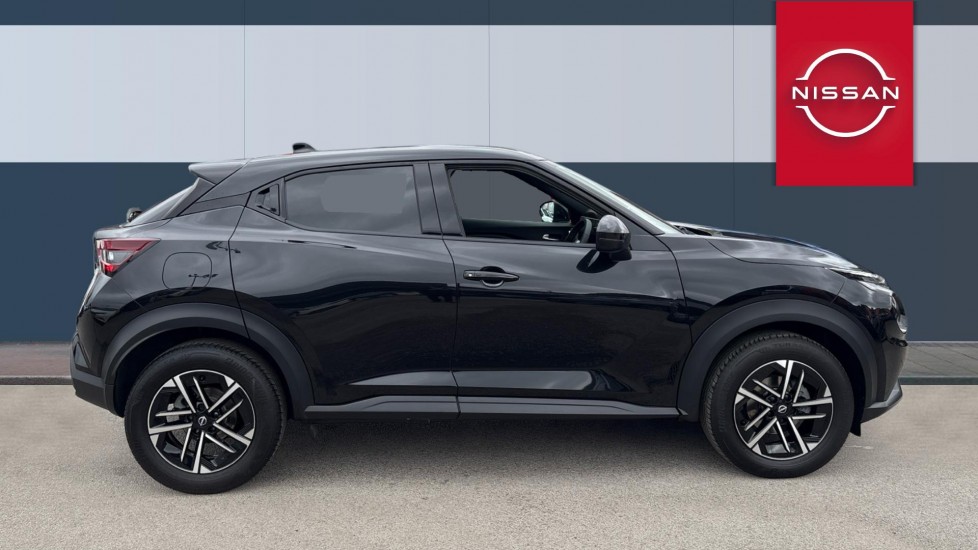 Nissan Juke 1.0 DiG-T N-Connecta 5dr Petrol Hatchback - Image 5