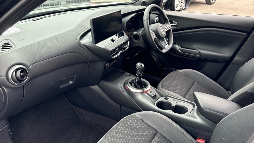Nissan Juke 1.0 DiG-T N-Connecta 5dr Petrol Hatchback - Image 9